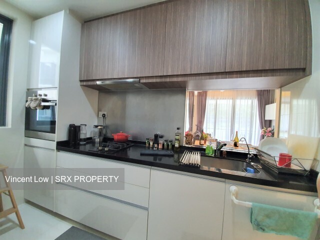 The Palette (D18), Condominium #557875171